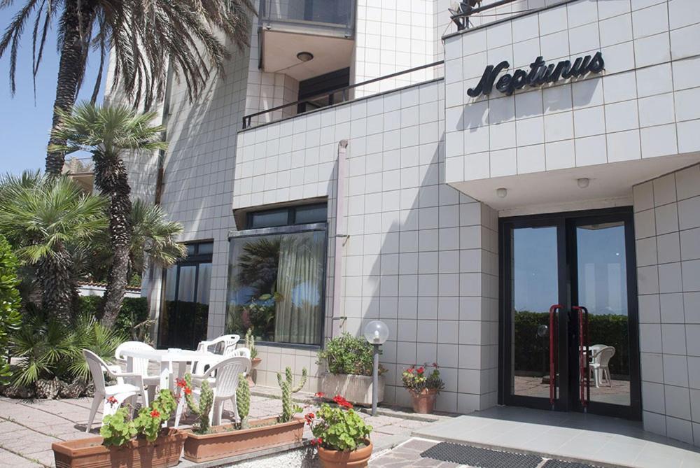 Hotel Neptunus Νετούνο Εξωτερικό φωτογραφία